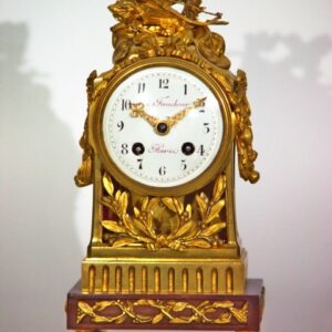 Kleine Tischuhr Bronze feuervergoldet um 1870