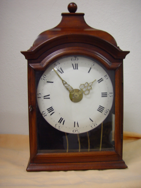 Neuenburger Gewichtswanduhr um 1750