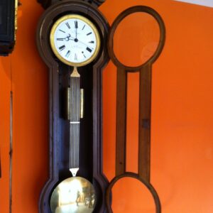 Regulator mit Zentralsekunde Standuhr