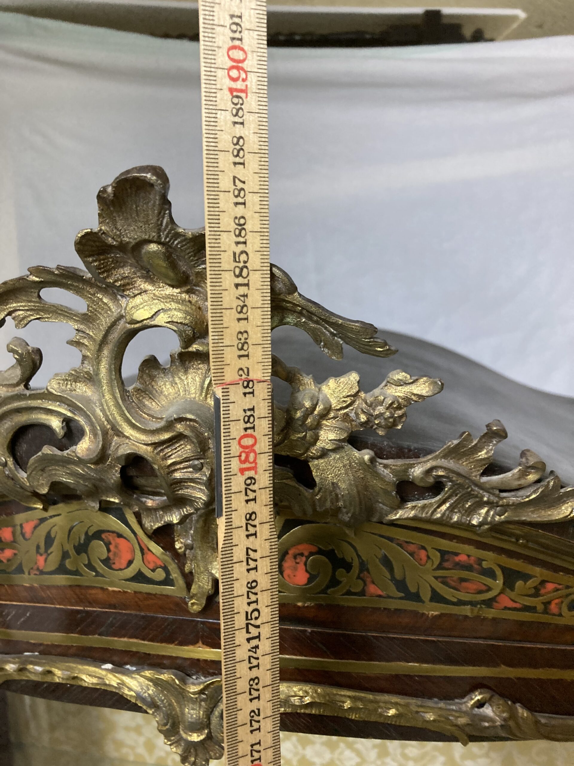 Prunk Vitrine mit Boulle Maketerie Bronce Applikationen – Bild 10