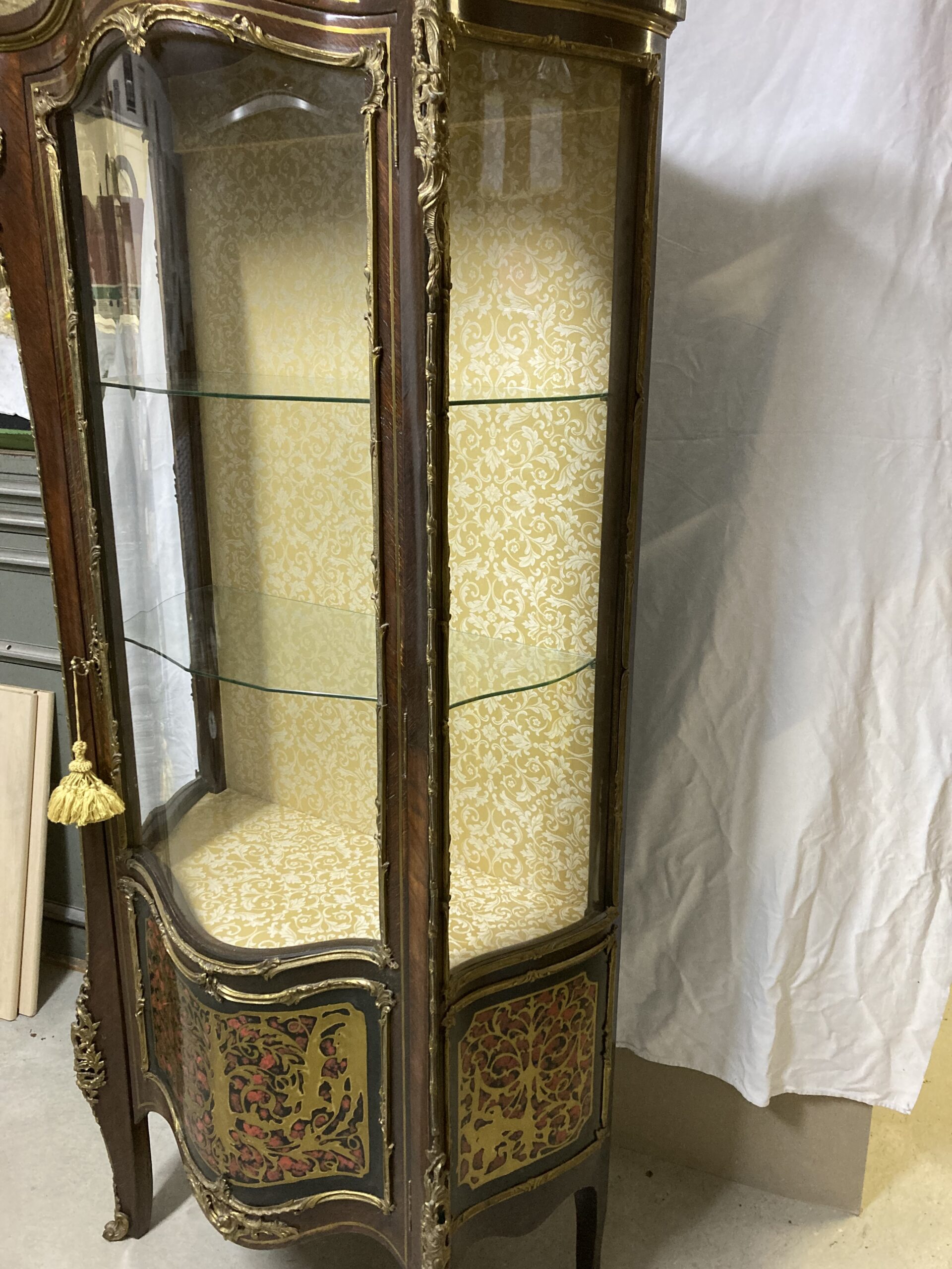 Prunk Vitrine mit Boulle Maketerie Bronce Applikationen – Bild 8