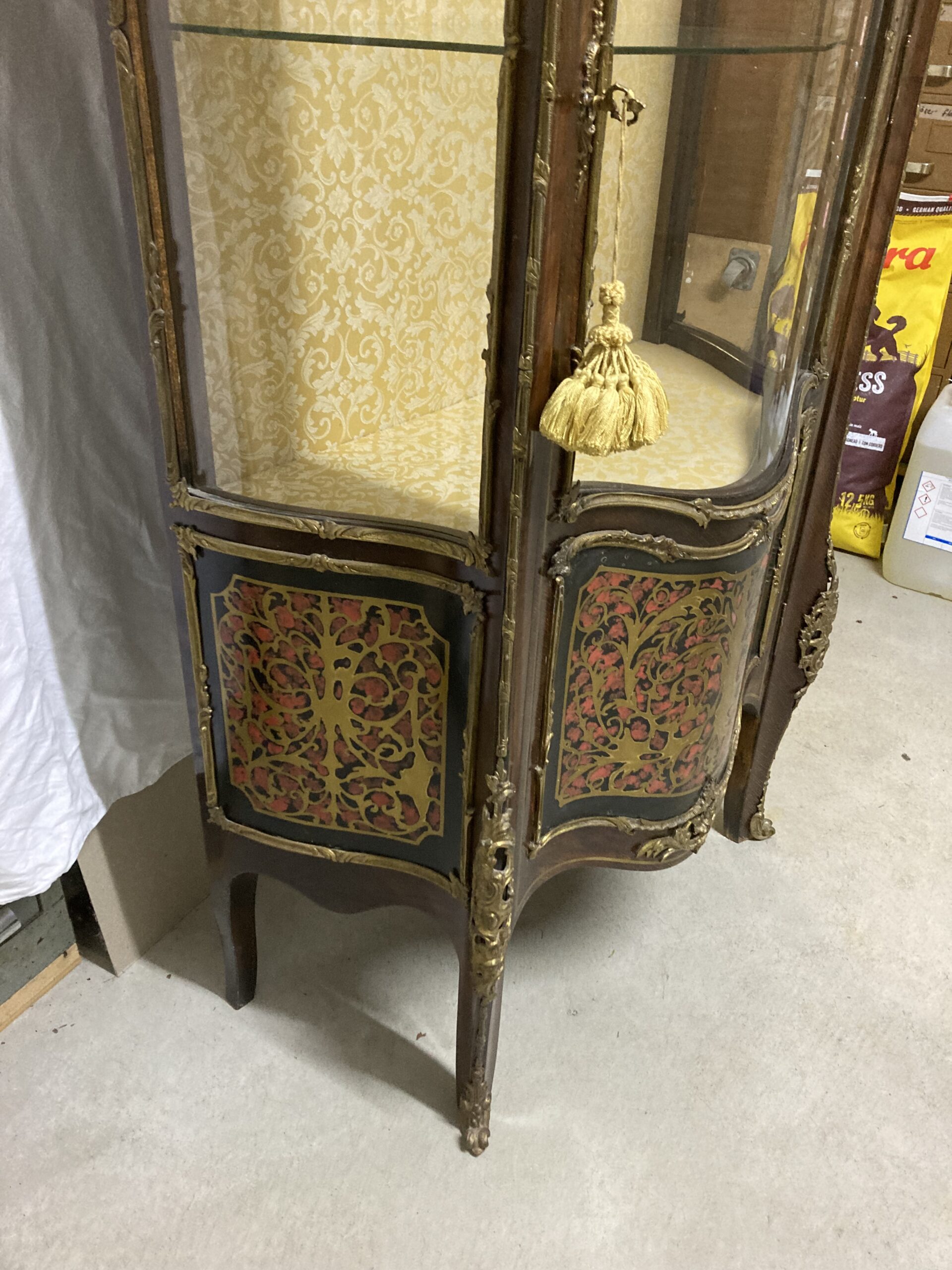 Prunk Vitrine mit Boulle Maketerie Bronce Applikationen – Bild 4