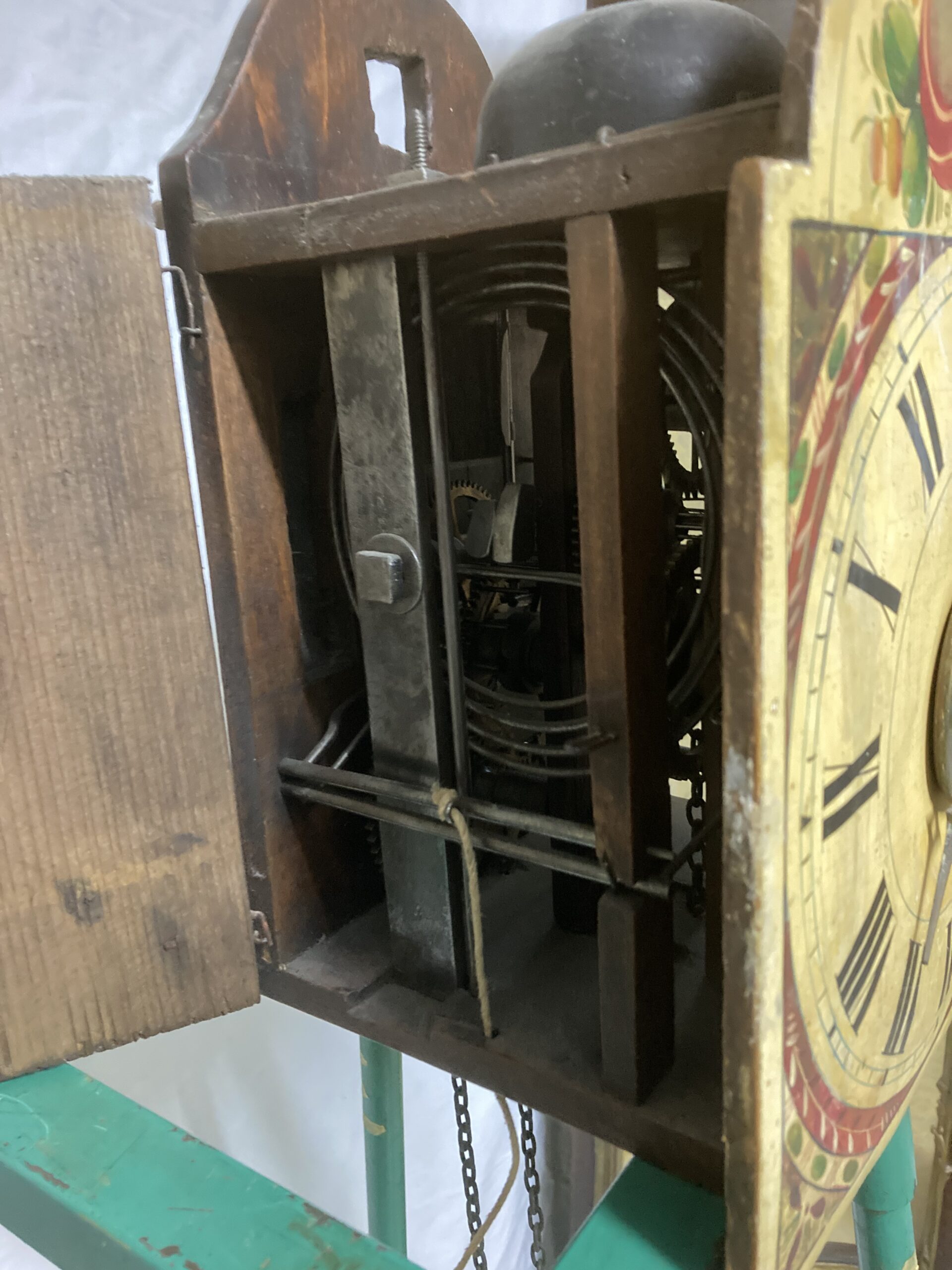 Holzuhr um 1850 Surrer Uhrwerk mit Wecker – Bild 5