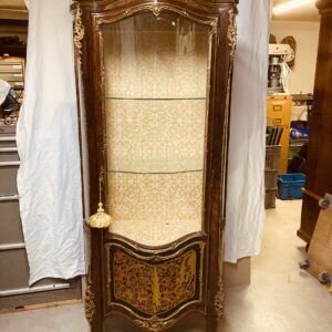 Prunk Vitrine mit Boulle Maketerie Bronce Applikationen